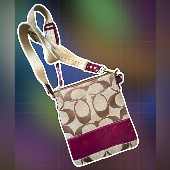 Plum Coach signature crossbody - Picture 7 of 8